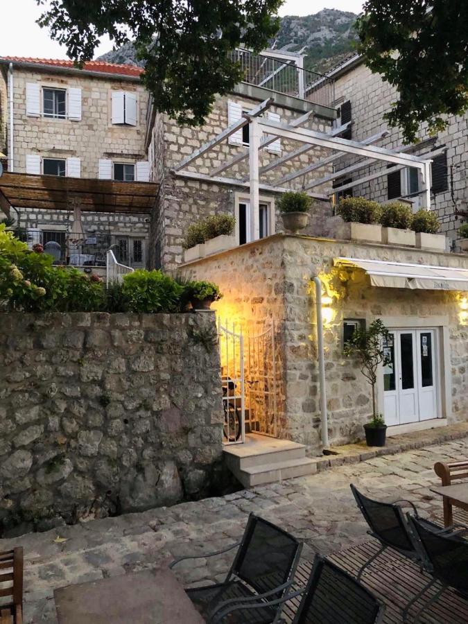 Sunny Port Apartment & Rooms Perast Dış mekan fotoğraf