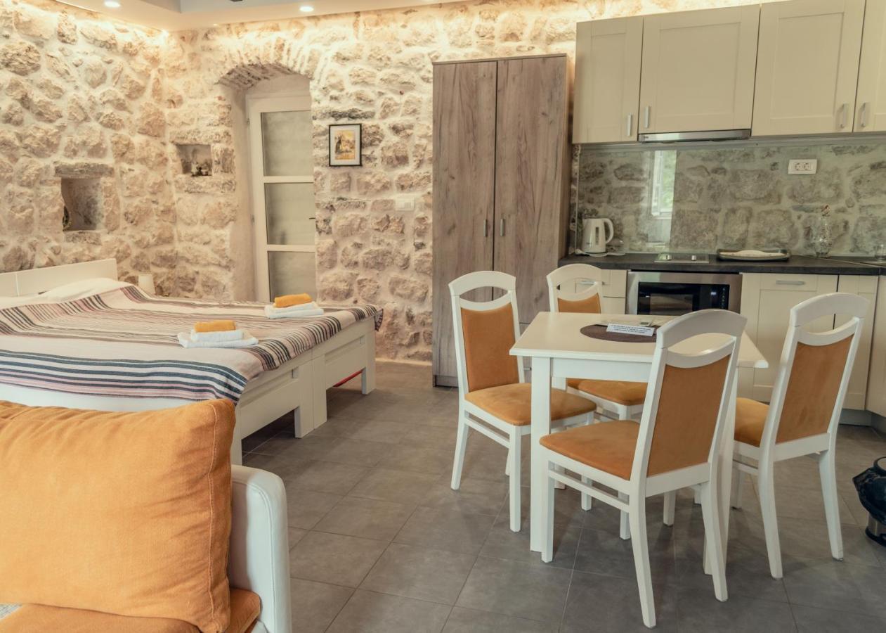 Sunny Port Apartment & Rooms Perast Dış mekan fotoğraf