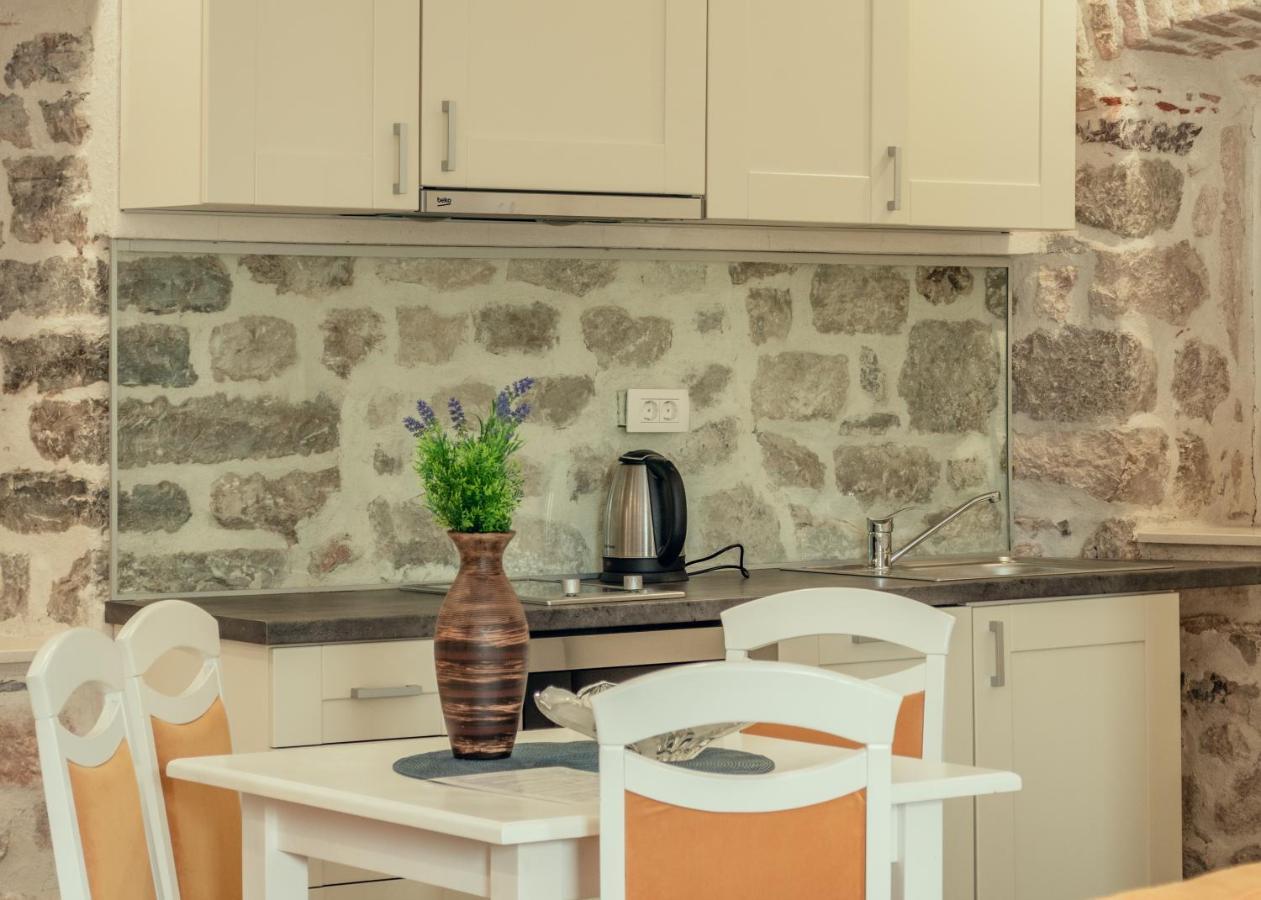 Sunny Port Apartment & Rooms Perast Dış mekan fotoğraf