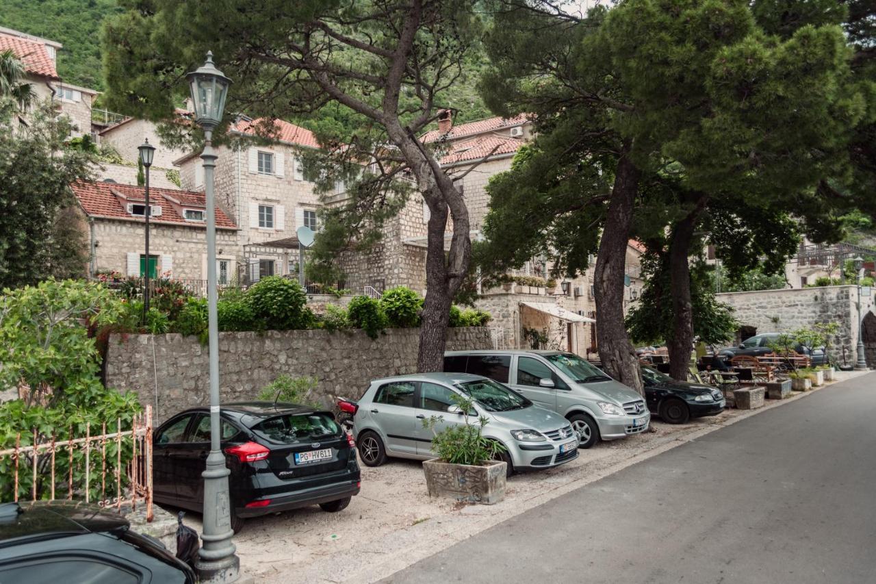 Sunny Port Apartment & Rooms Perast Dış mekan fotoğraf